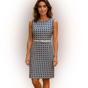Anne Klein Sleeveless Blue and White Dress with Belt some Stretch Size 8 Office
